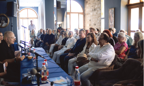 Novinarska konferenca v Cafe al Teatro v Piranu